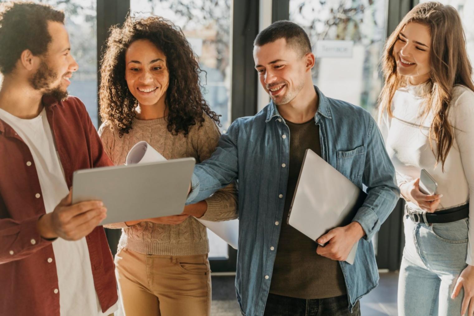 Moderne Lernumgebung für Finanzbildung mit interaktiven Methoden